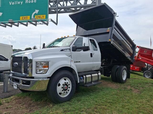 2025 FORD F-750