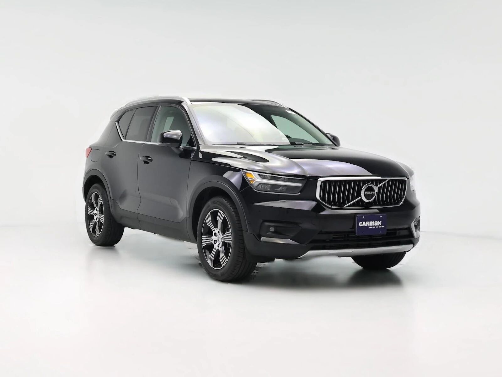 2022 VOLVO XC40