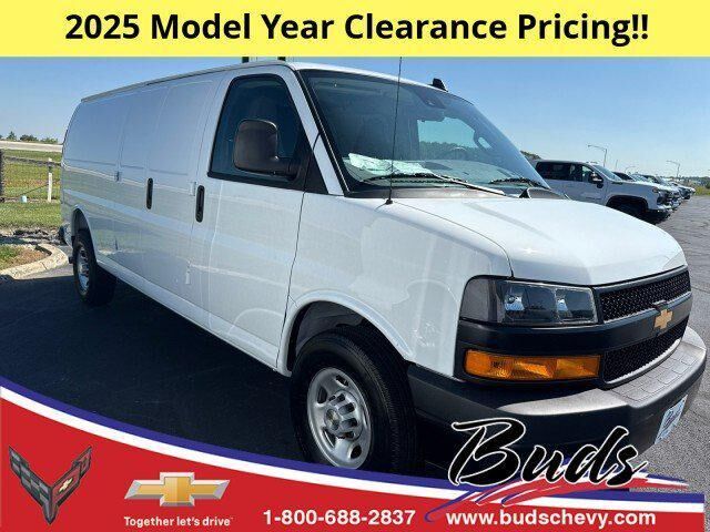 2025 CHEVROLET Express