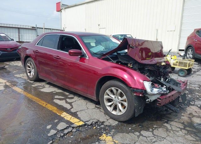 2019 CHRYSLER 300