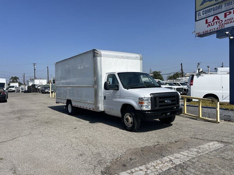 2022 FORD E-350