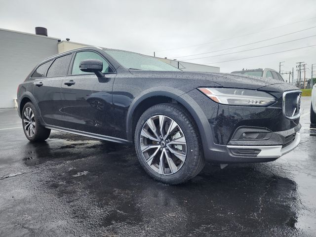 2024 VOLVO V90CC