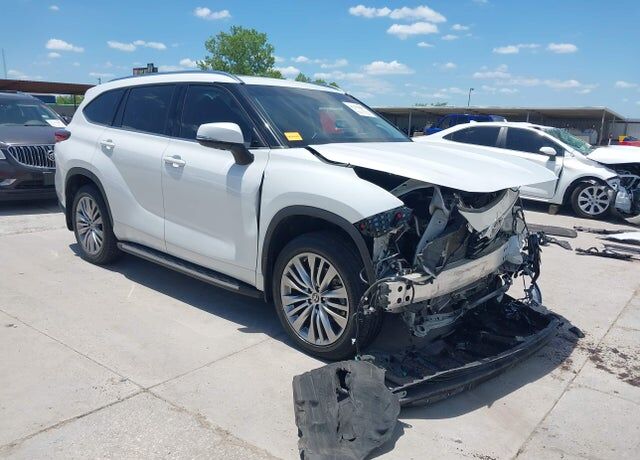 2022 TOYOTA Highlander