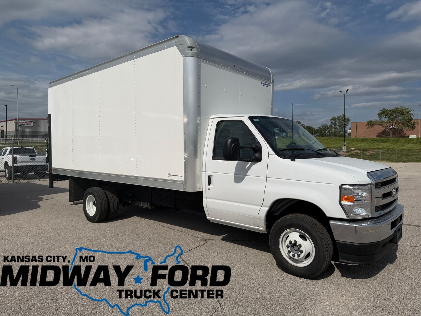 2027 FORD E-450