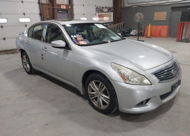 2013 INFINITI G37