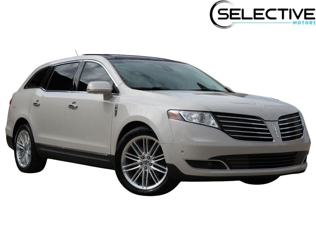 2019 LINCOLN MKT