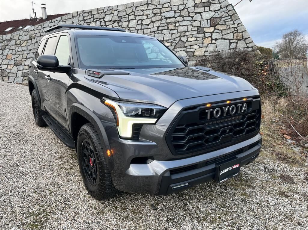 2024 TOYOTA Sequoia