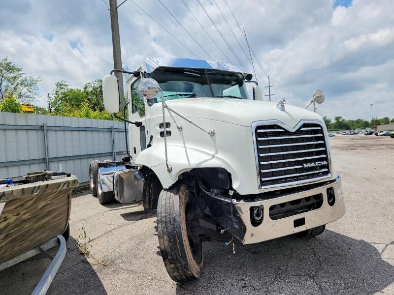 2018 MACK CXU