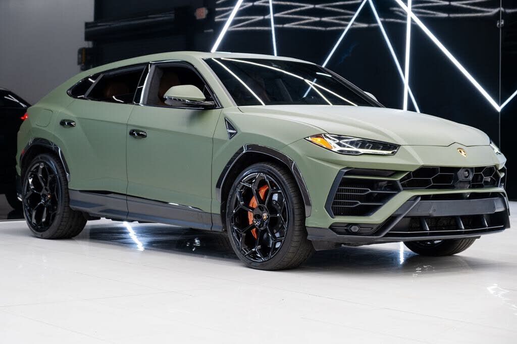 2019 LAMBORGHINI URUS