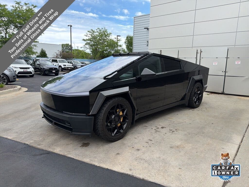 2024 TESLA Cybertruck