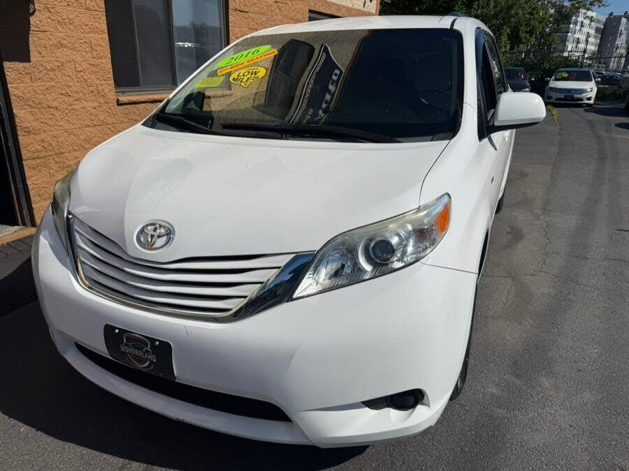 2016 TOYOTA Sienna