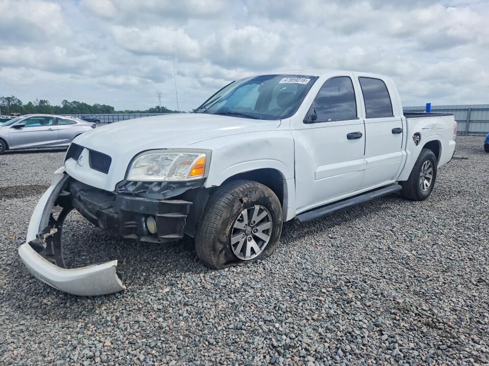 Mitsubishi Raider