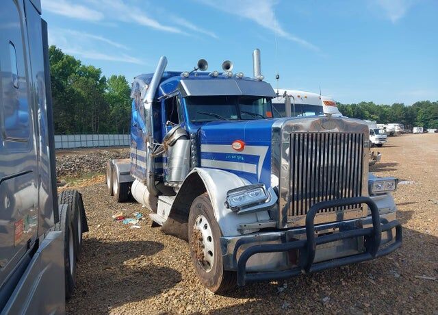 1996 PETERBILT 379