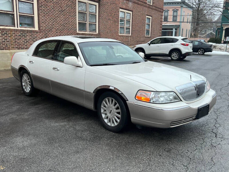 2003 LINCOLN Town Car