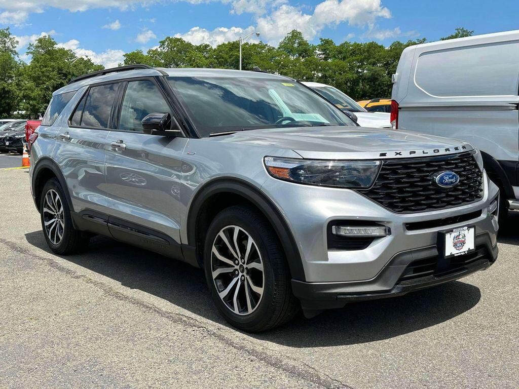 2023 FORD Explorer
