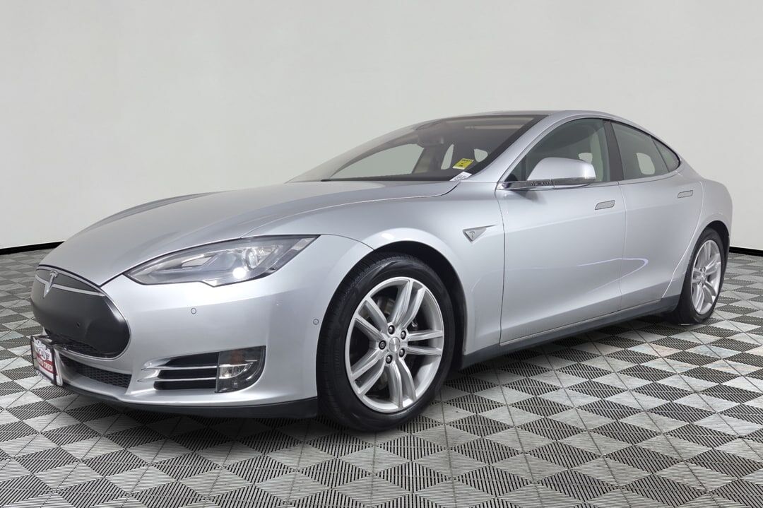 2015 TESLA Model S