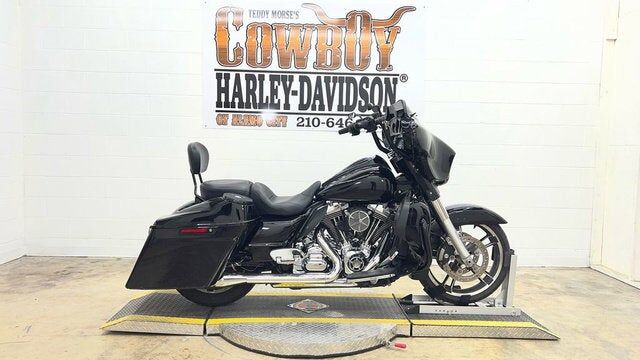 2016 HARLEY DAVIDSON FLHX / Street Glide