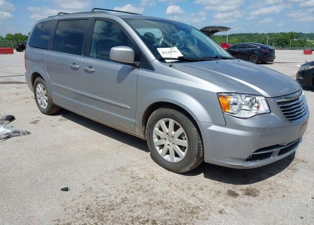 2014 CHRYSLER Town and Country