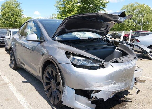 2024 TESLA Model Y