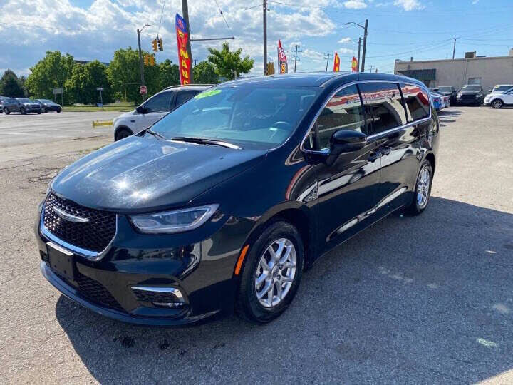 2023 CHRYSLER Pacifica