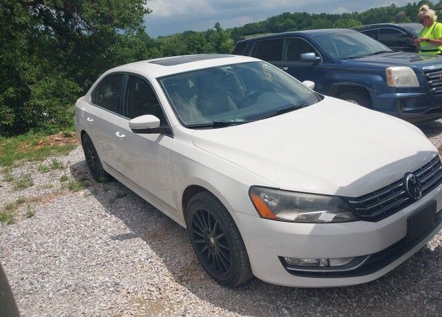 2014 VOLKSWAGEN Passat