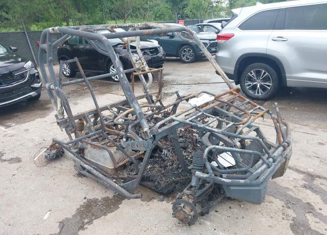 2011 CAN-AM Commander - XT/XT-P/MOS
