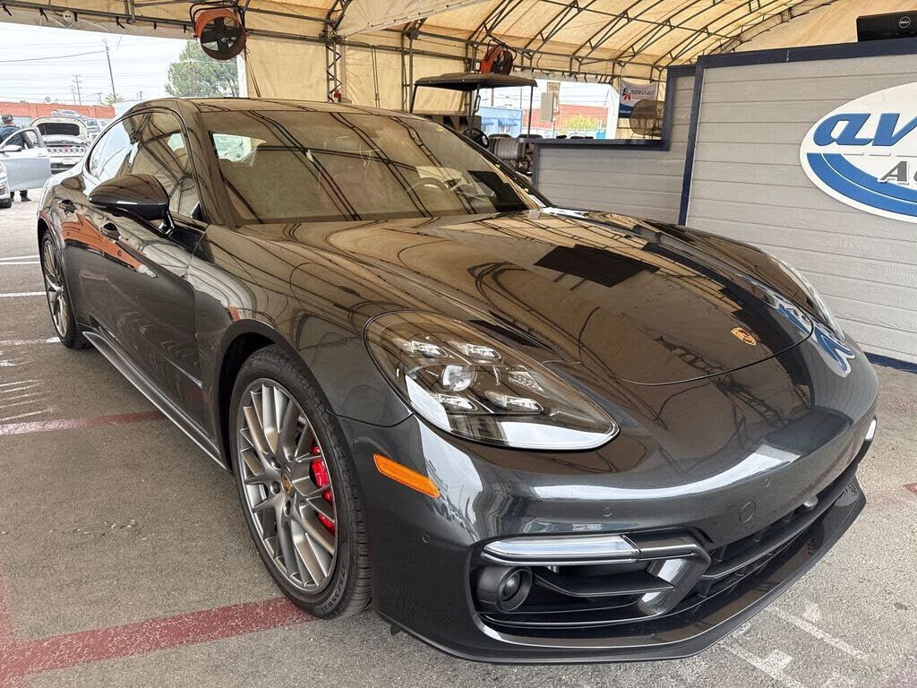 2023 PORSCHE Panamera