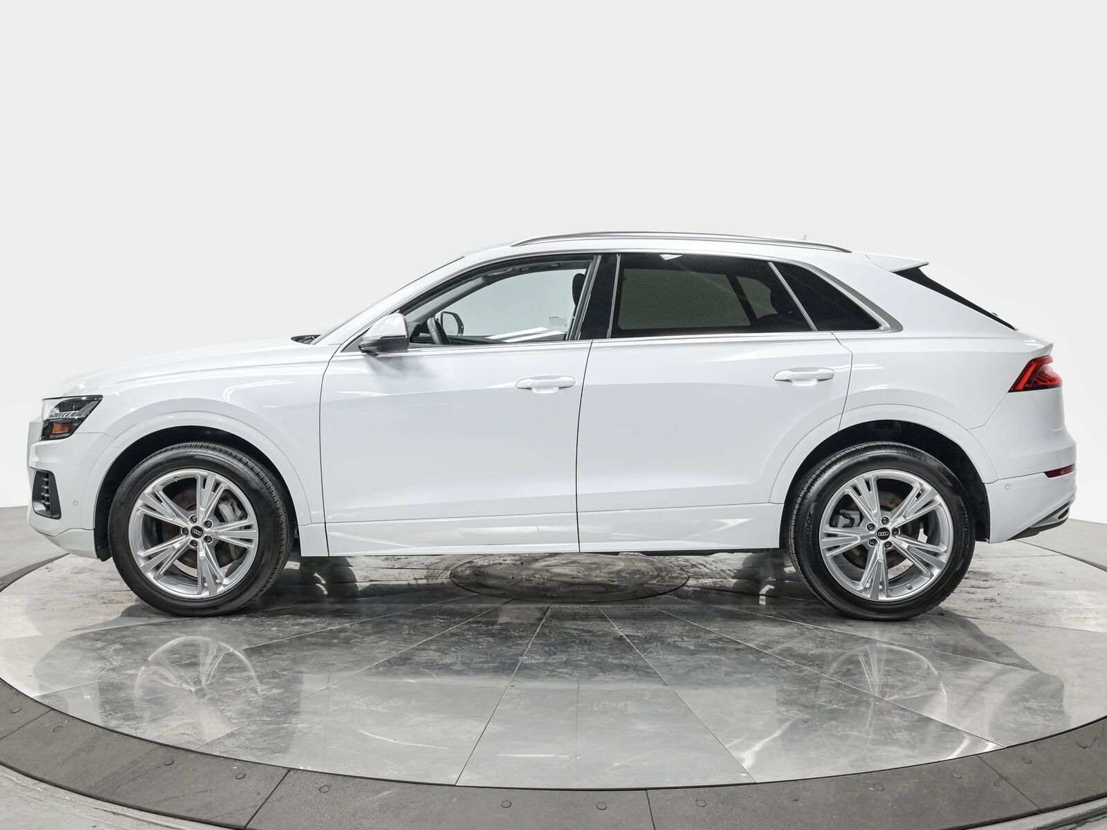 2023 Audi Q8