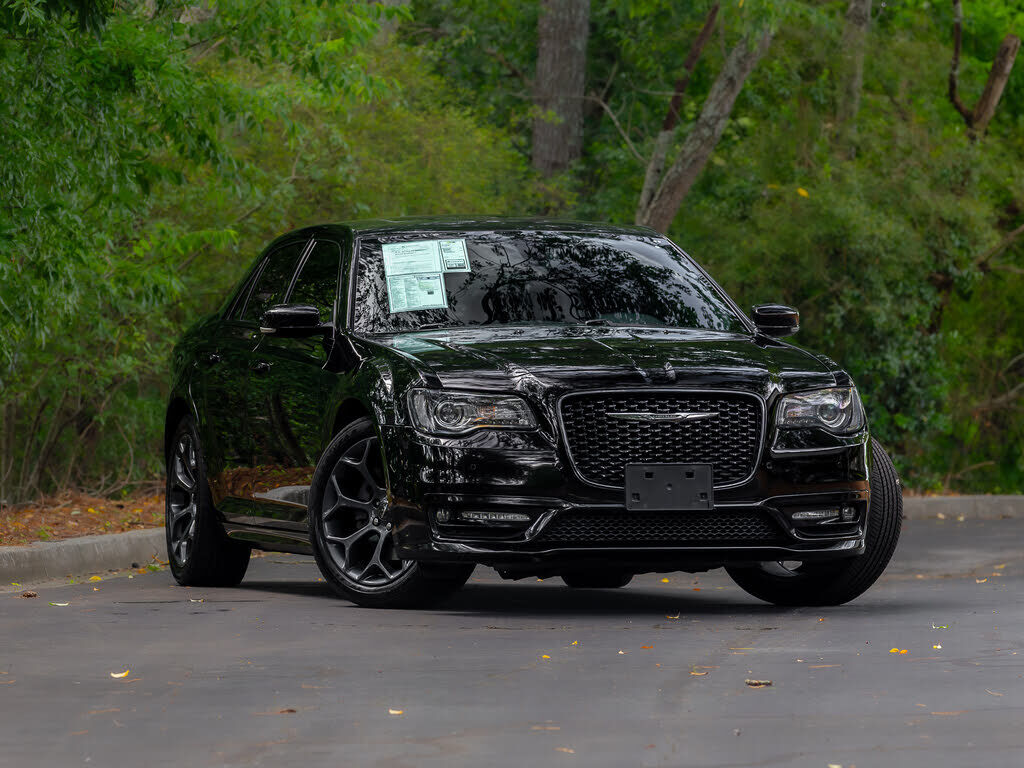 2019 CHRYSLER 300