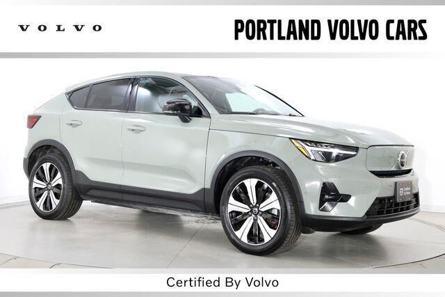 2023 VOLVO C40