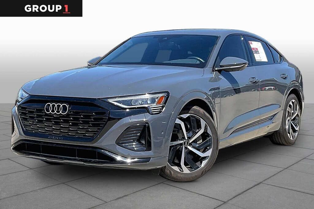 2024 AUDI Q8