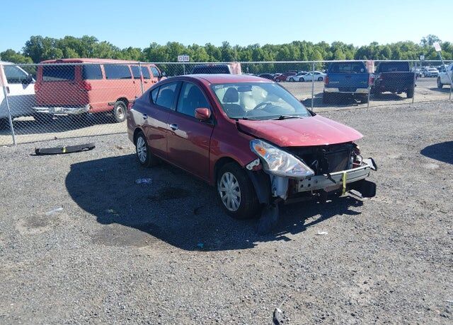 2019 NISSAN Versa