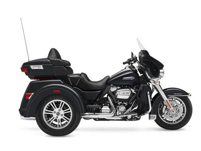 2018 HARLEY DAVIDSON FLHTCUTG / Tri Glide Ultra