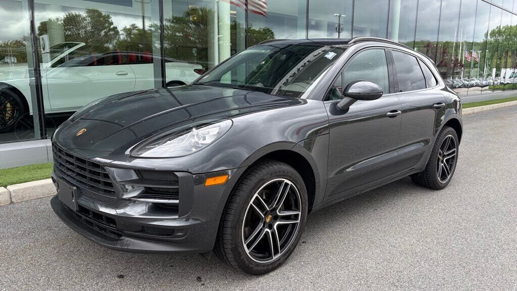 2020 PORSCHE Macan