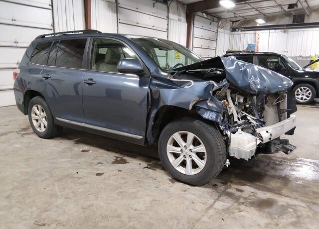 2013 TOYOTA Highlander