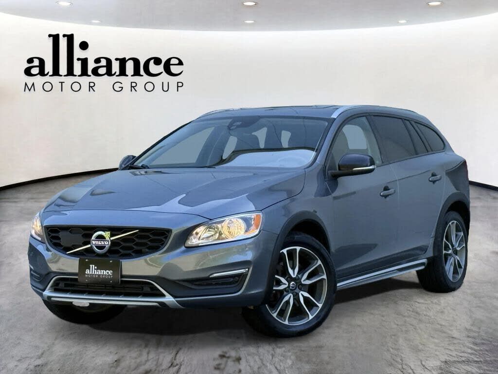 2017 VOLVO V60CC