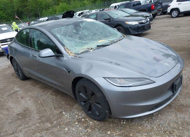 2025 TESLA Model 3