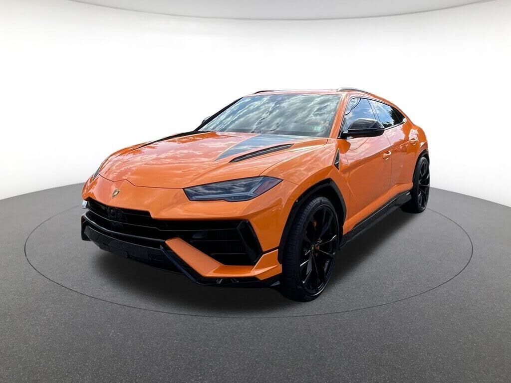 2023 LAMBORGHINI URUS