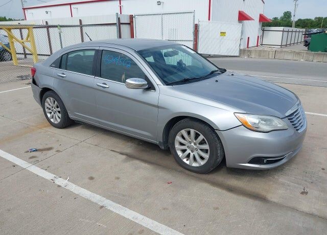 2014 CHRYSLER 200
