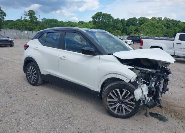 2023 NISSAN Kicks