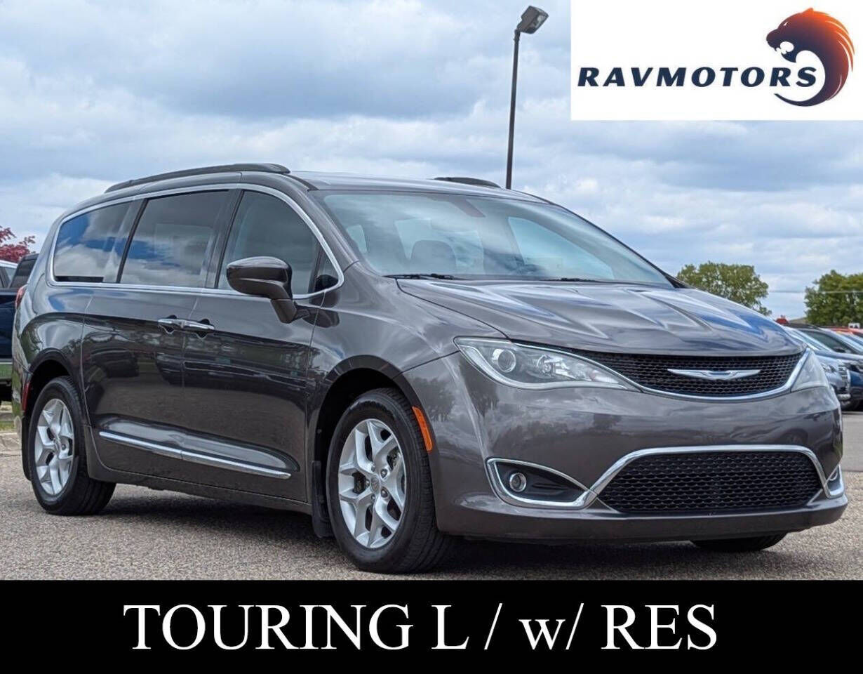 2017 CHRYSLER Pacifica