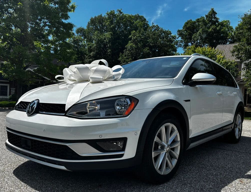 2017 VOLKSWAGEN Golf Alltrack