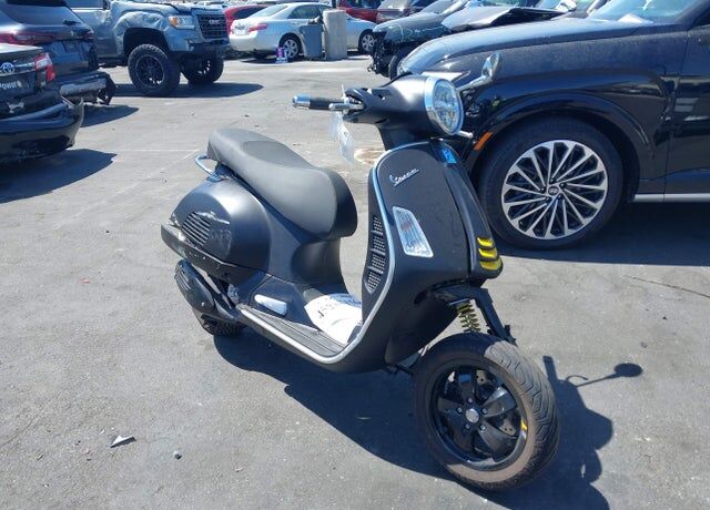 2022 PIAGGIO AND VESPA Vespa GTS RST / SEI GIORNI