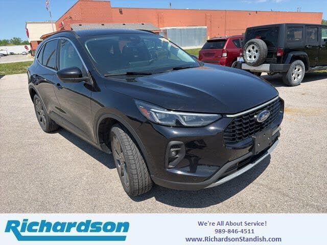 2024 FORD Escape