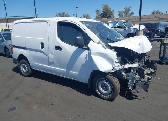 2017 NISSAN NV200