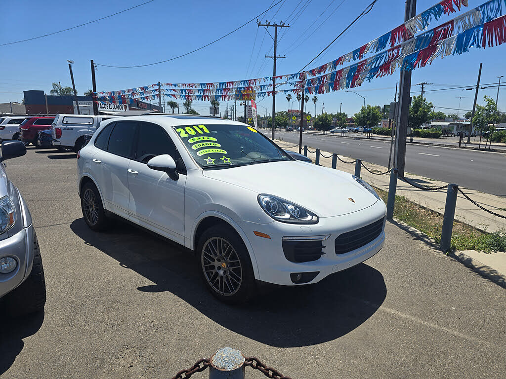 2017 PORSCHE Cayenne
