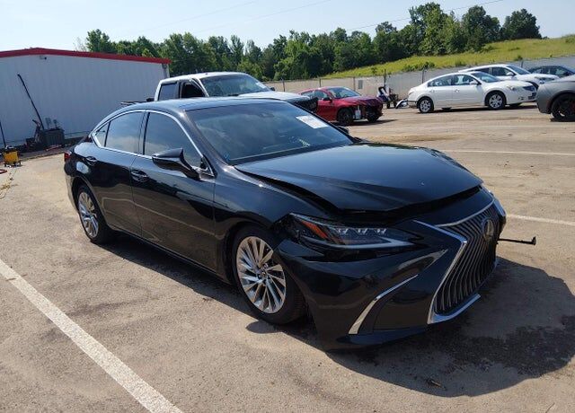 2019 LEXUS ES