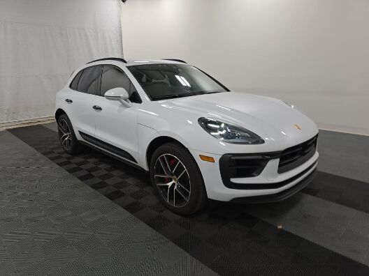 2022 PORSCHE Macan