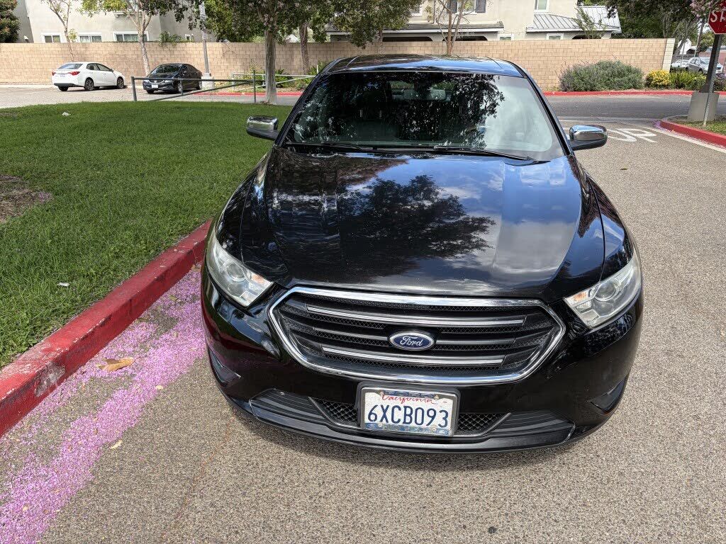 2013 FORD Taurus