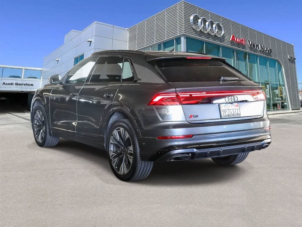 2025 Audi Q8